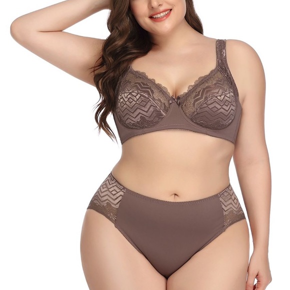 Plus size  Bra & Underwear Set - Picture 1 of 6